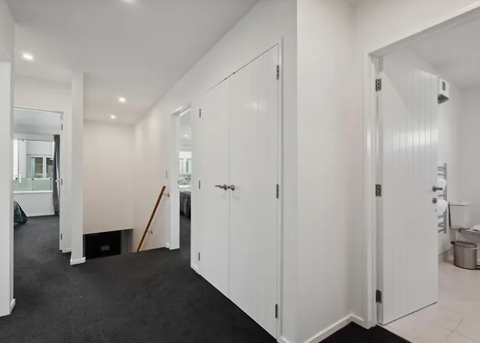 Alpine Retreat - 3 Bedroom Wanaka