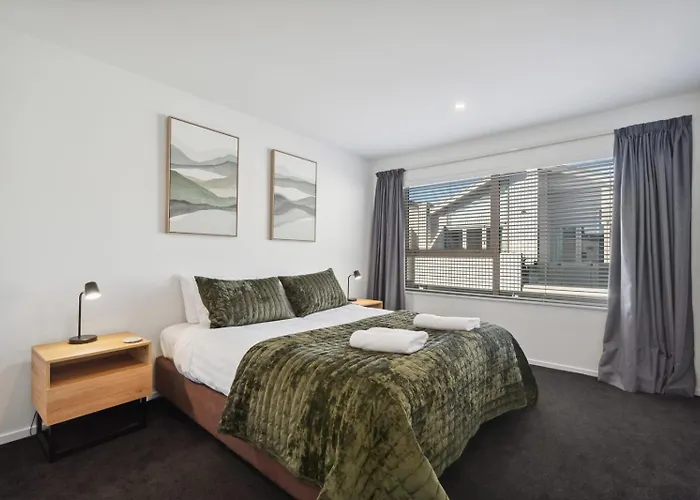 Alpine Retreat - 3 Bedroom Wanaka